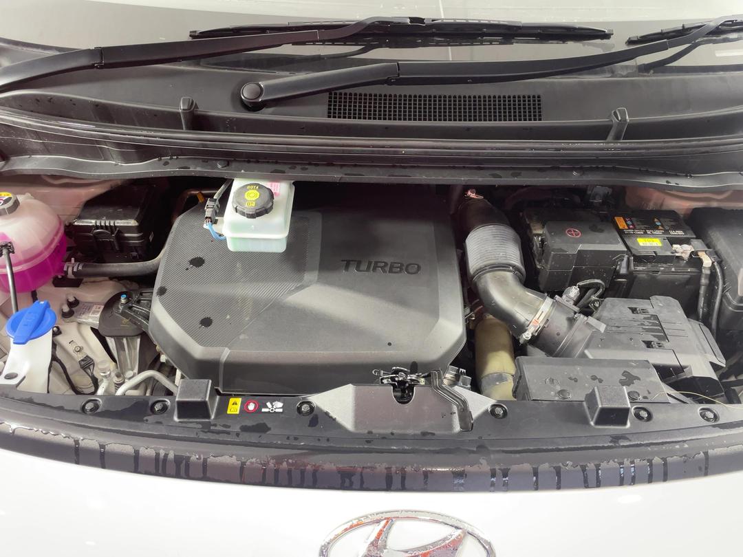 Photo '13' of Hyundai Staria Load