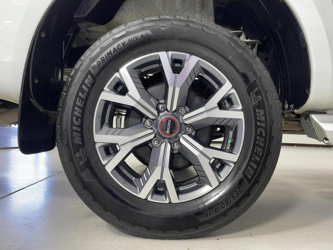 Photo '12' of Isuzu D-MAX