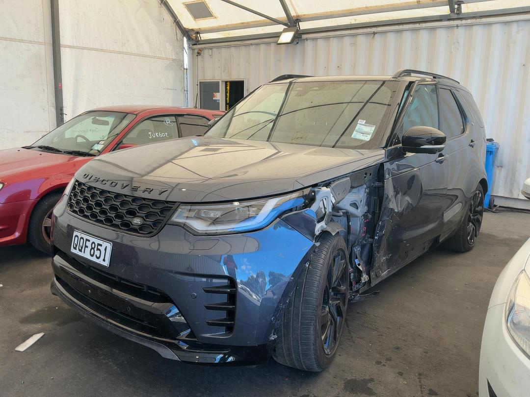 Photo '2' of Land Rover Discovery D250 Dynamic SE