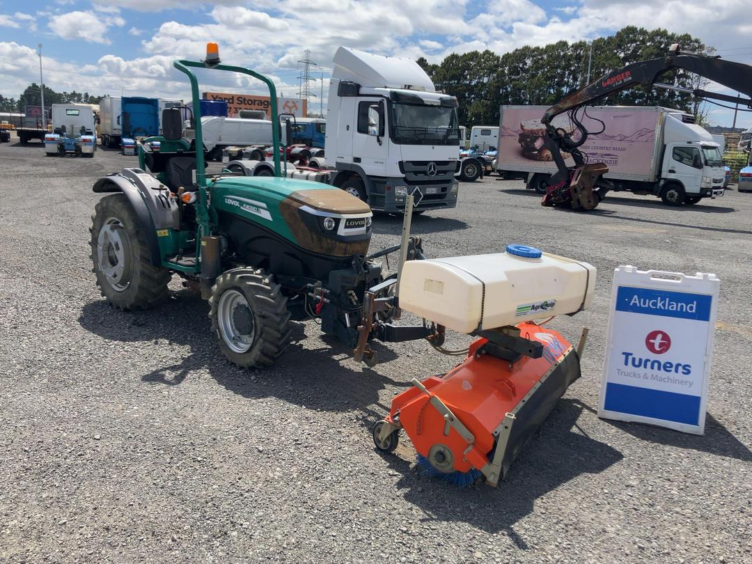 Photo '1' of Lovol F4090 Tractor