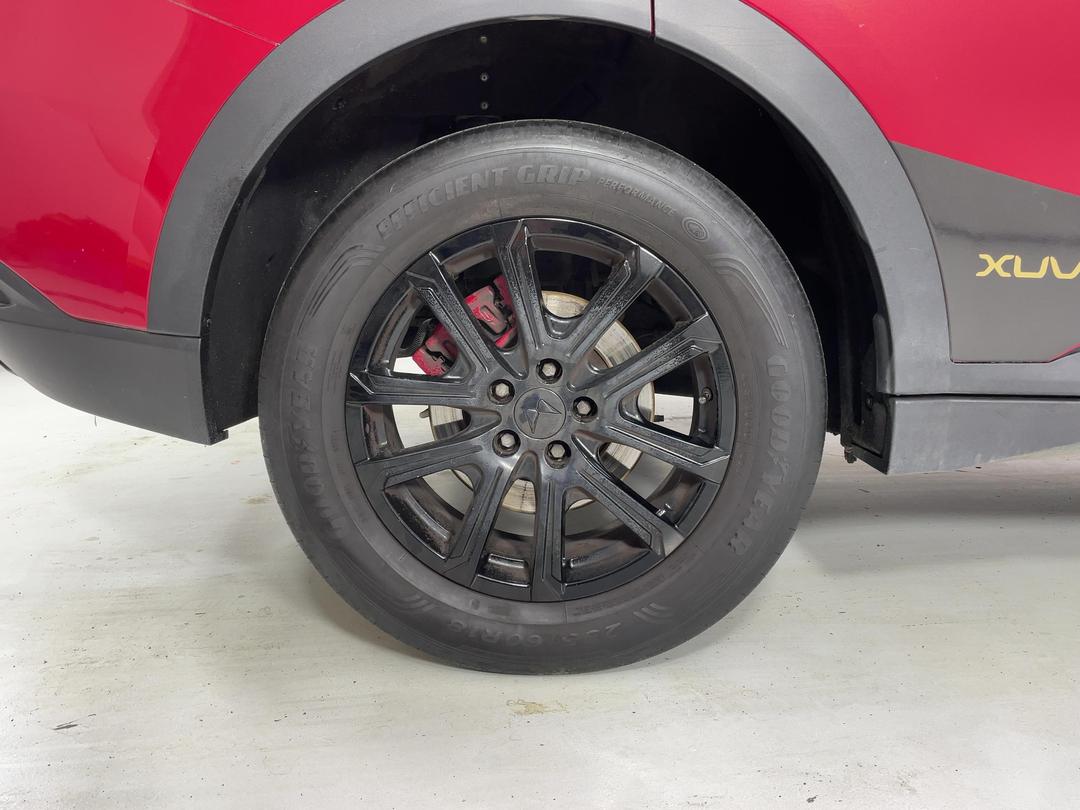 Photo '12' of Mahindra XUV