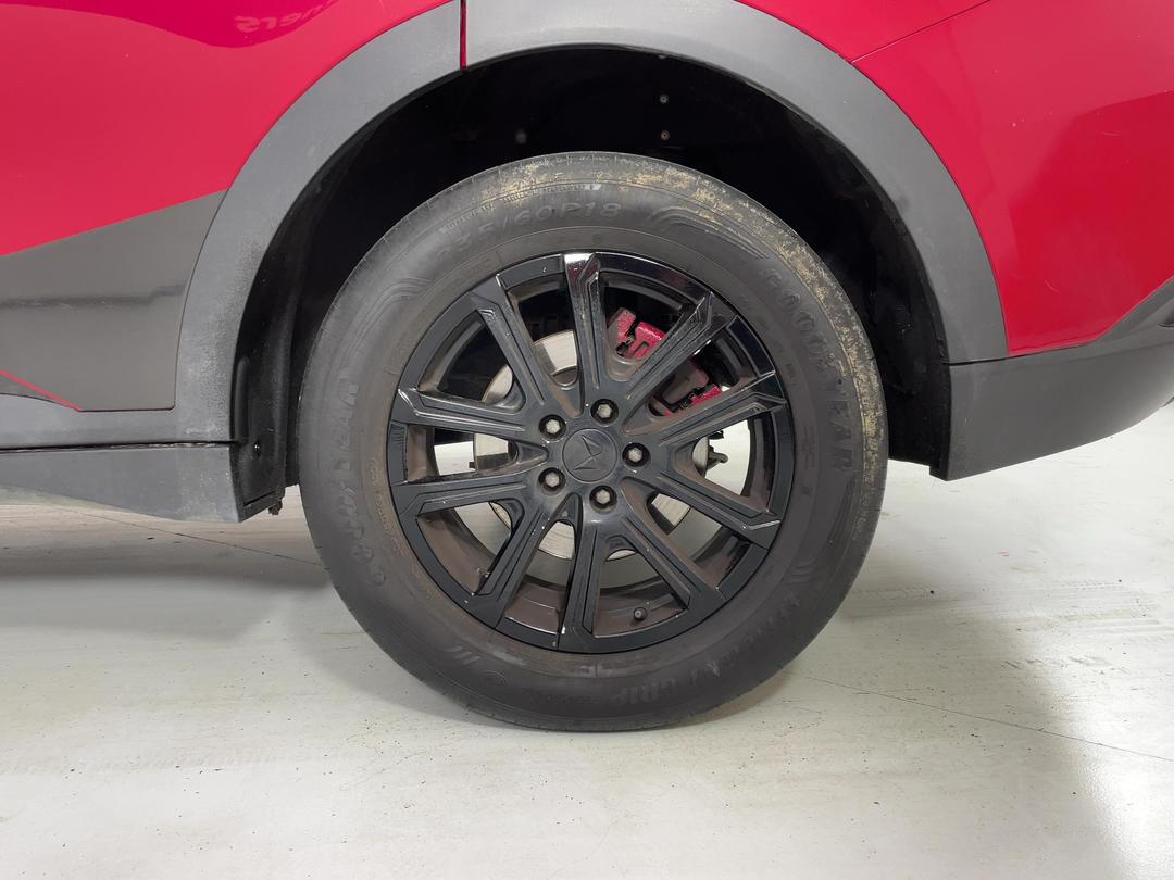Photo '11' of Mahindra XUV