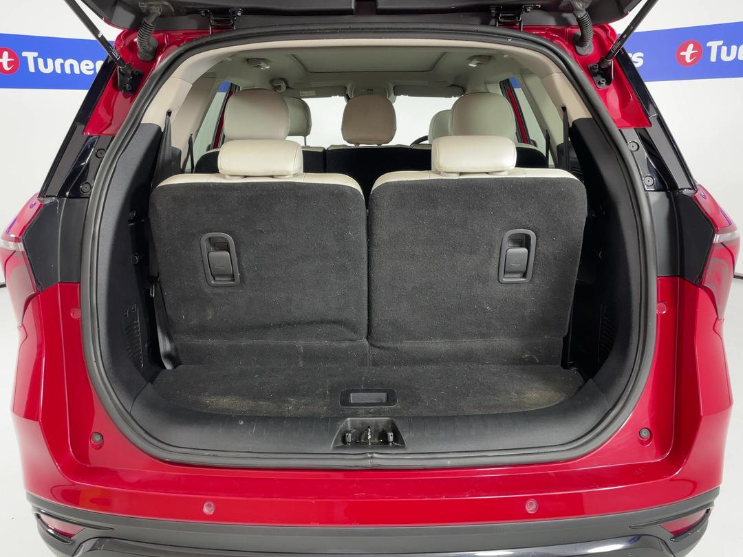 Photo '14' of Mahindra XUV