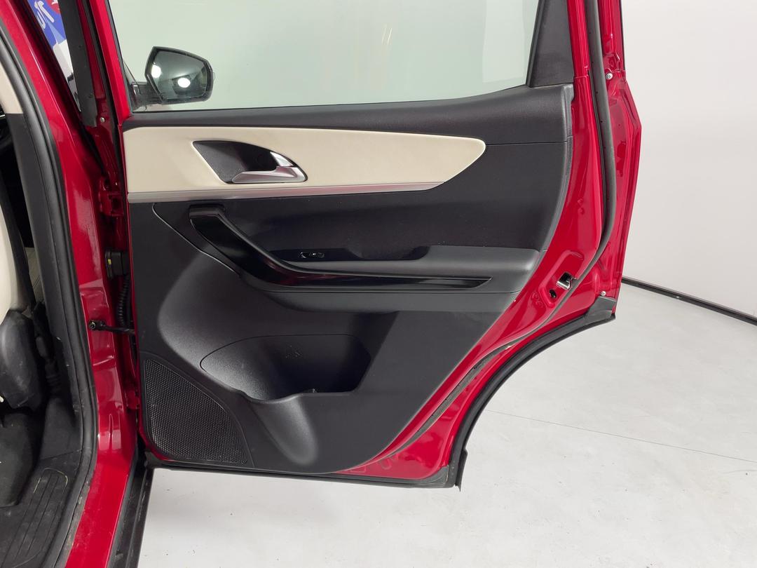 Photo '19' of Mahindra XUV