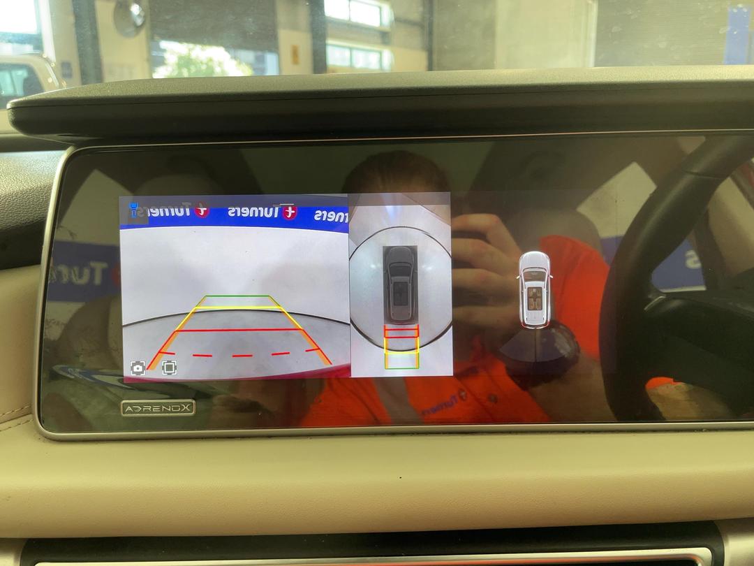 Photo '26' of Mahindra XUV