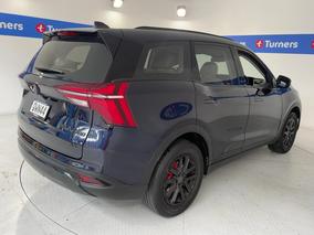 Photo '7' of Mahindra XUV