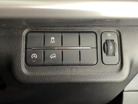 Photo '26' of Mahindra XUV