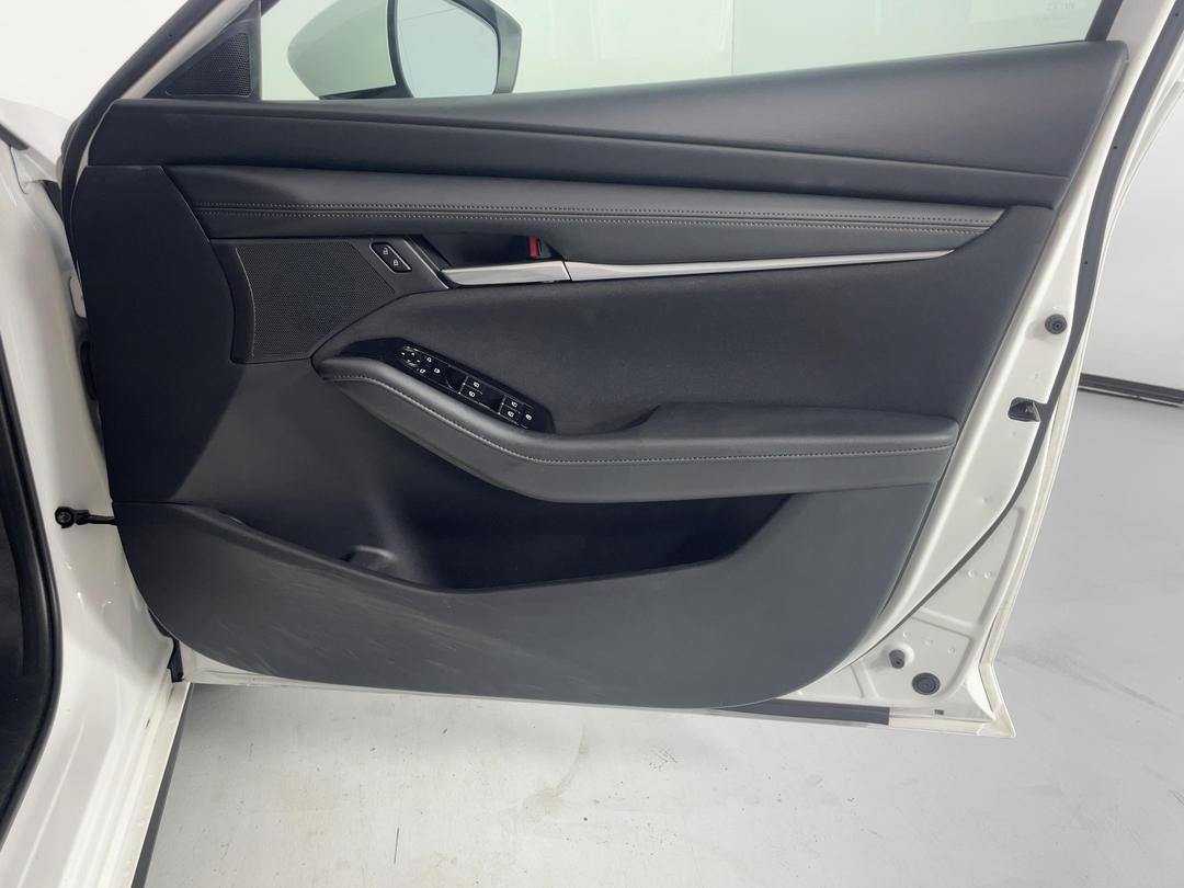 Photo '15' of Mazda Mazda3