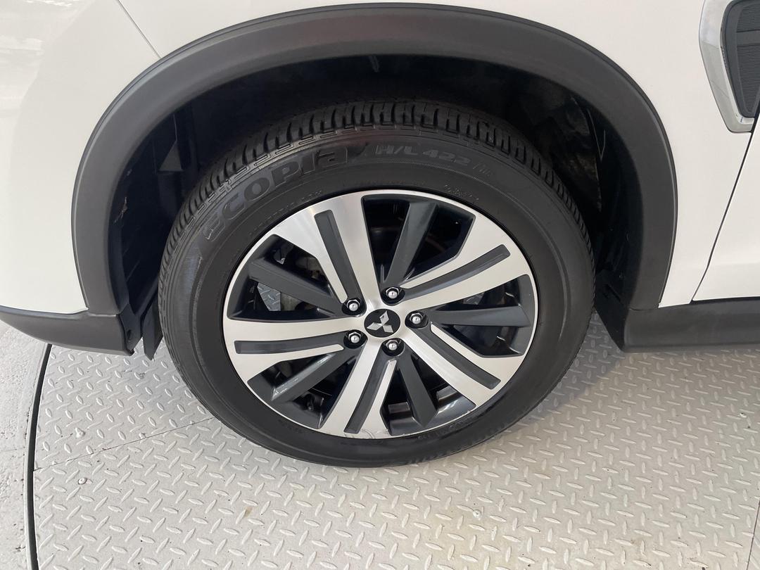 Photo '10' of Mitsubishi ASX