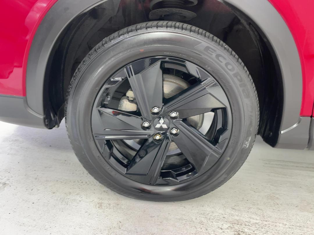 Photo '10' of Mitsubishi Eclipse Cross