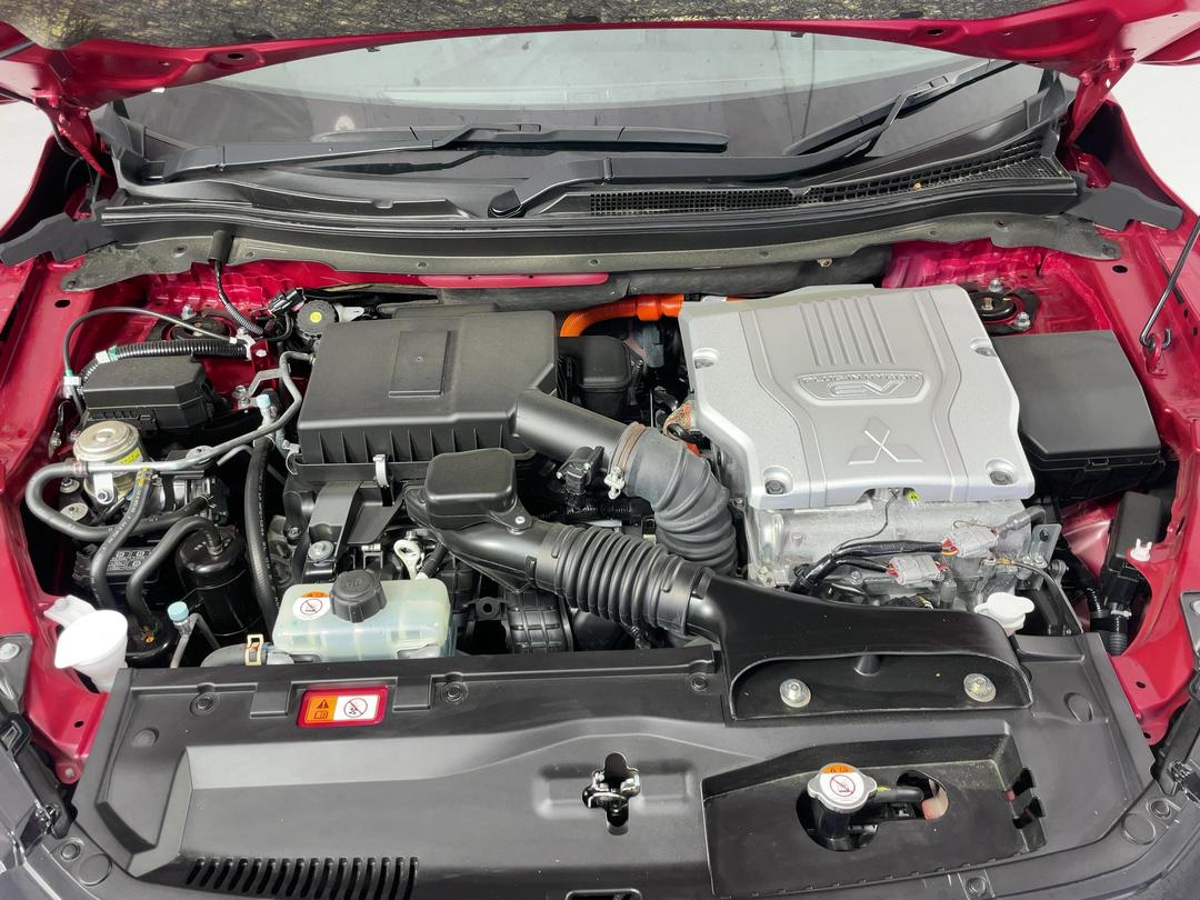 Photo '13' of Mitsubishi Eclipse Cross
