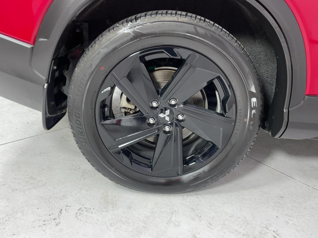 Photo '12' of Mitsubishi Eclipse Cross