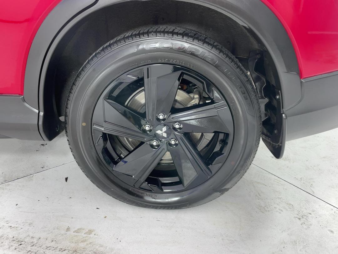 Photo '11' of Mitsubishi Eclipse Cross