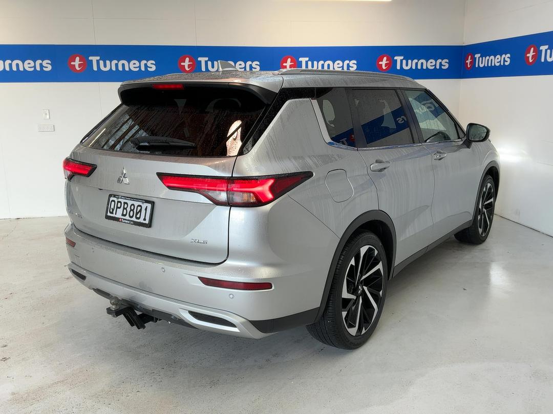 Photo '7' of Mitsubishi Outlander