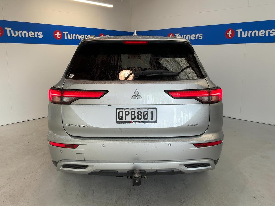 Photo '6' of Mitsubishi Outlander