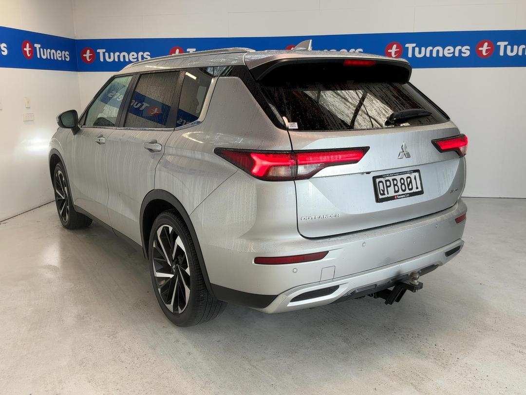 Photo '5' of Mitsubishi Outlander