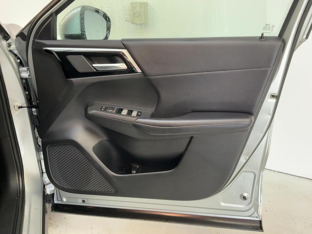 Photo '15' of Mitsubishi Outlander