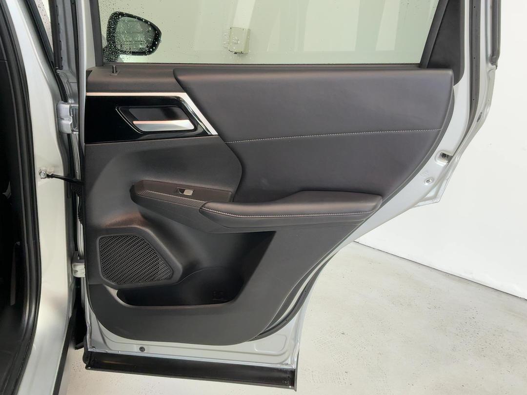 Photo '19' of Mitsubishi Outlander