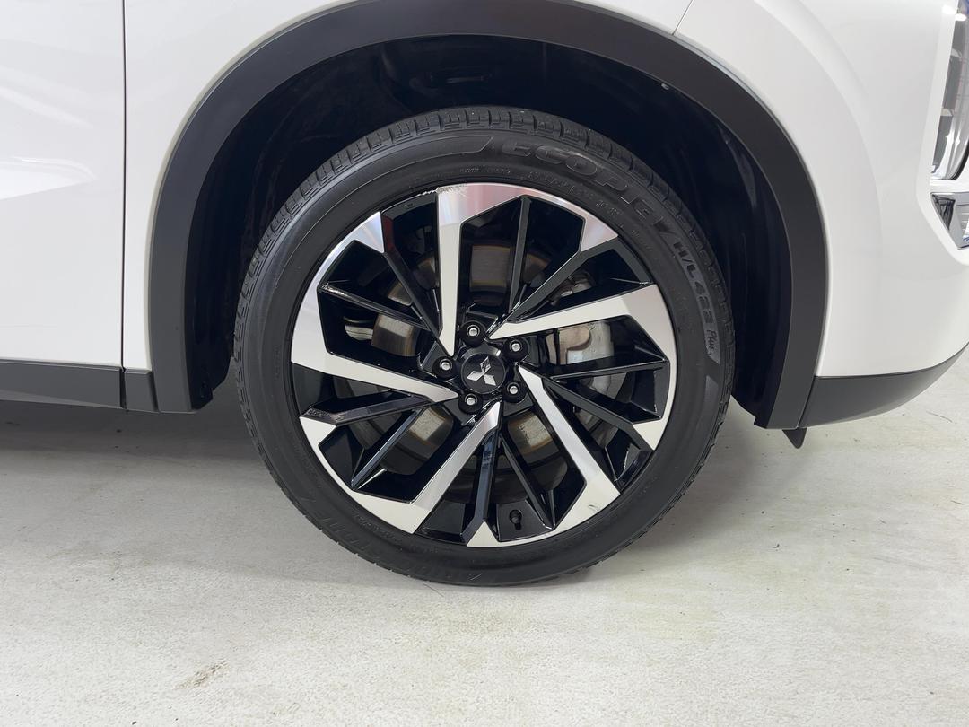 Photo '9' of Mitsubishi Outlander