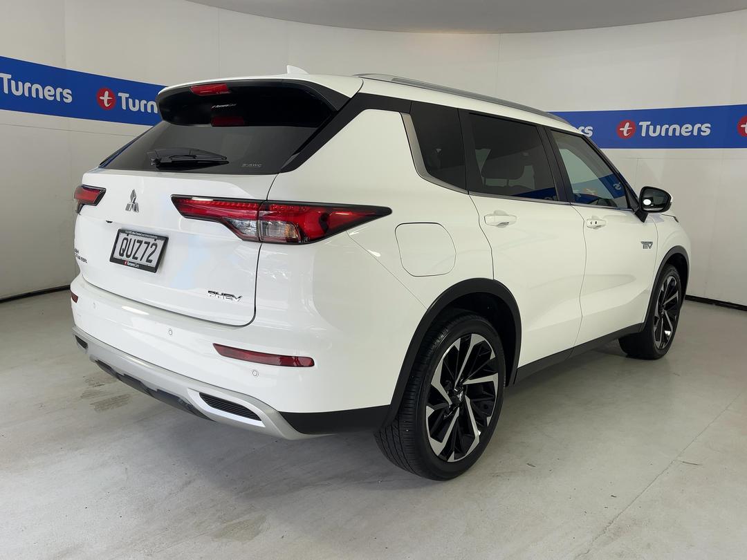Photo '7' of Mitsubishi Outlander
