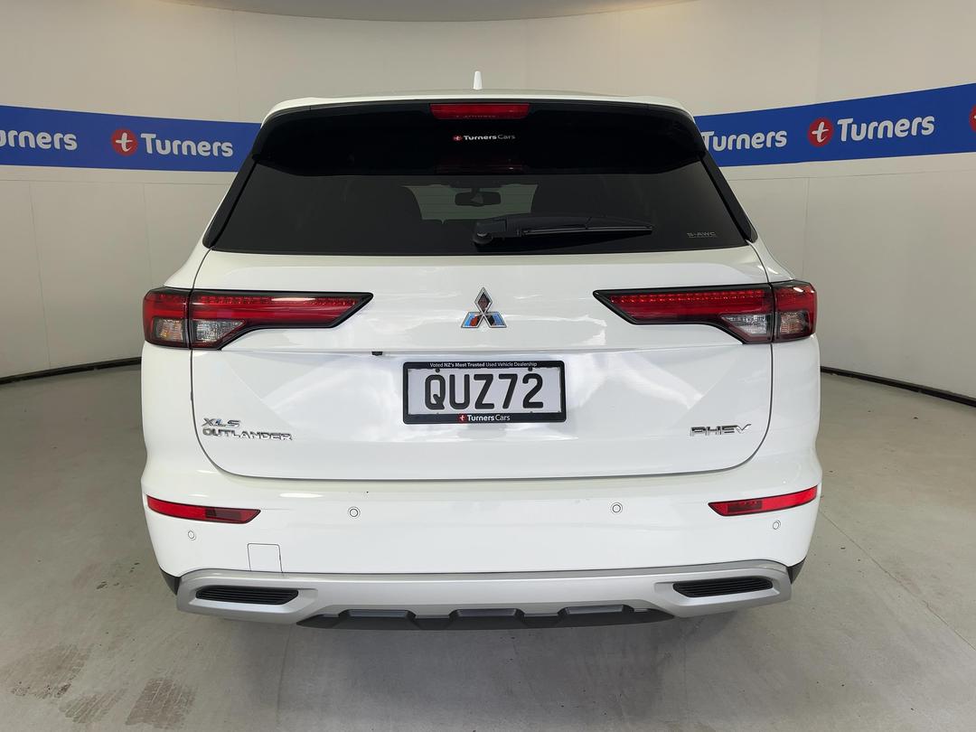 Photo '6' of Mitsubishi Outlander