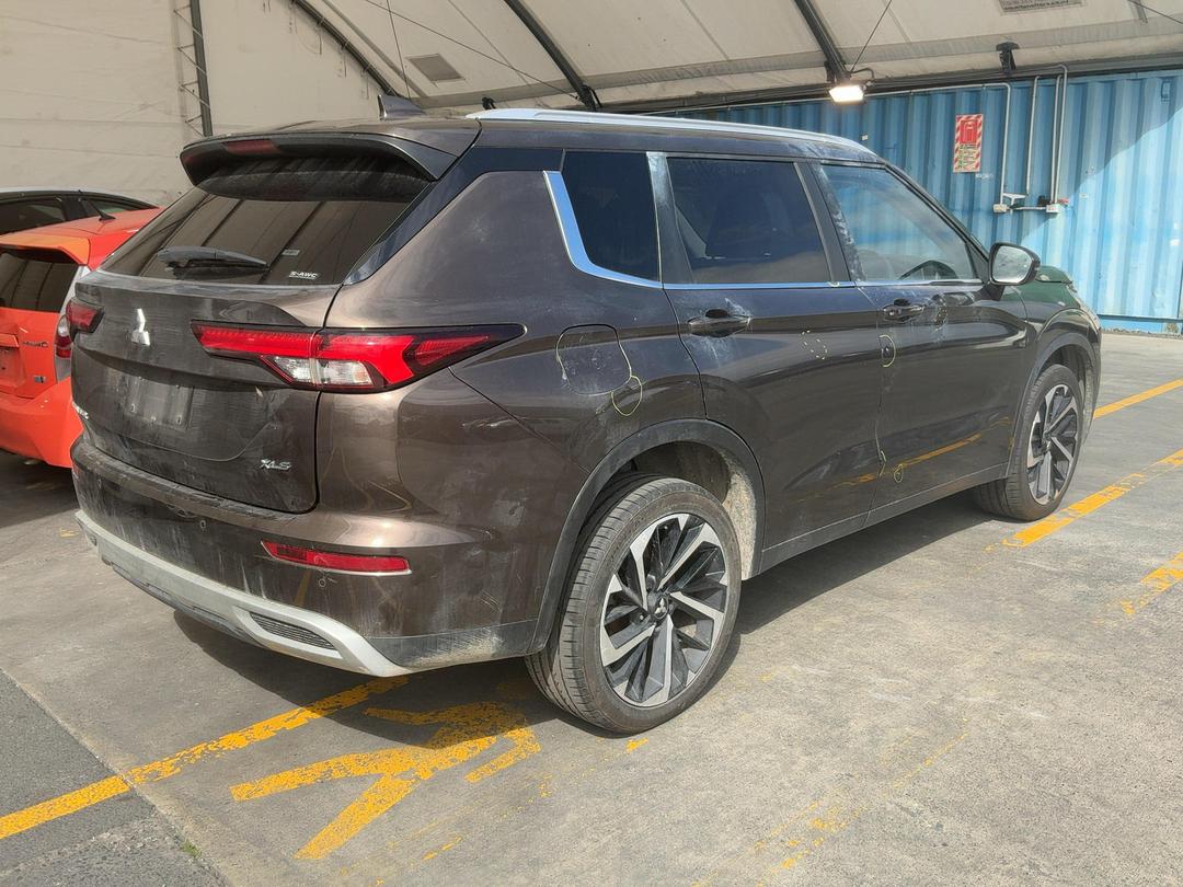 Photo '17' of Mitsubishi Outlander XLS Photo '17' of Mitsubishi Outlander XLS