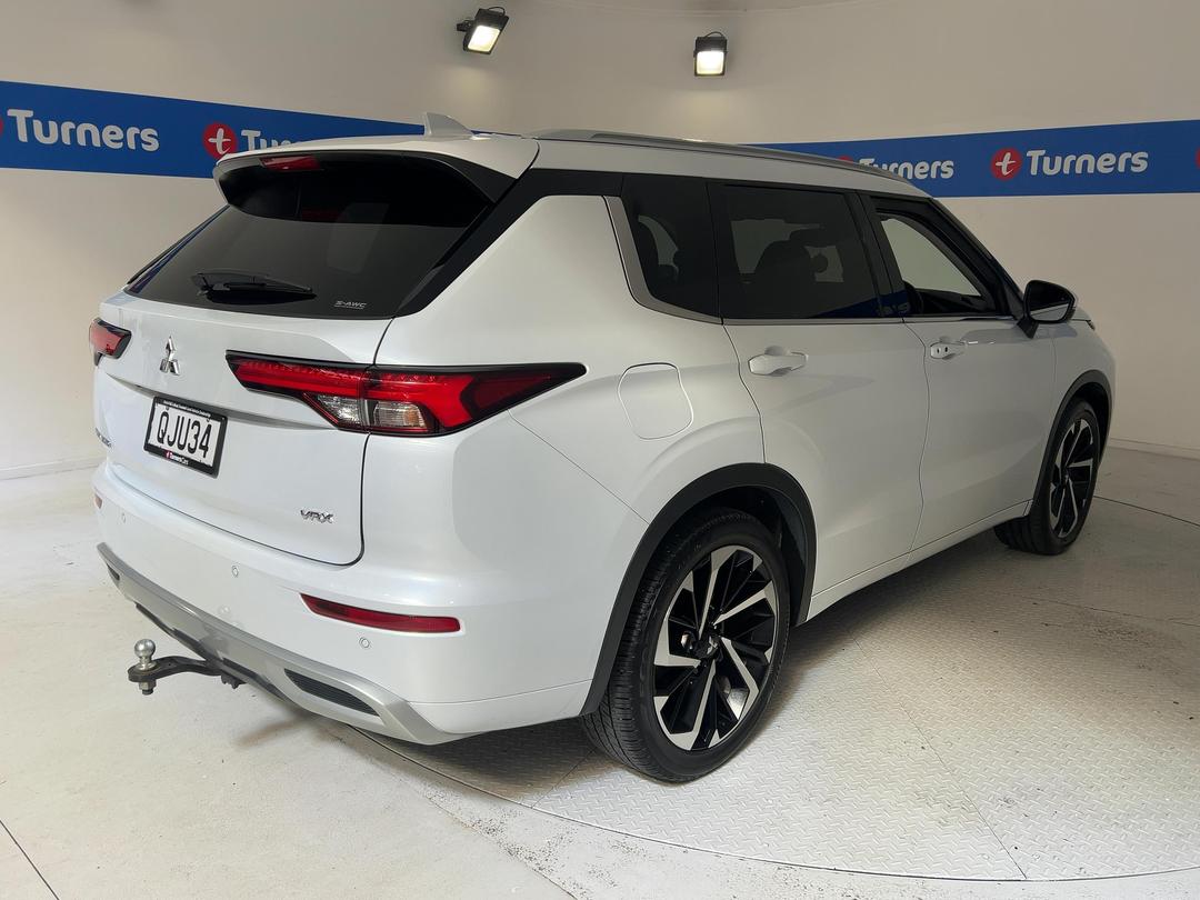 Photo '7' of Mitsubishi Outlander