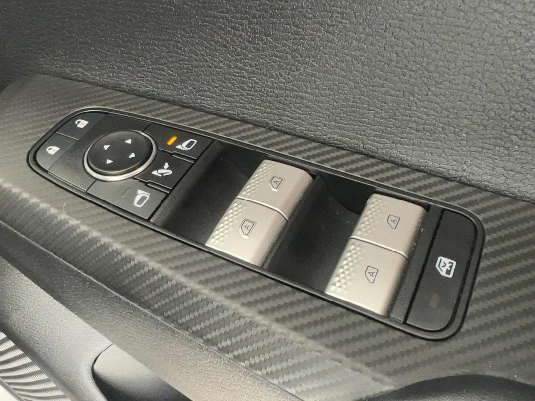 Photo '23' of Mitsubishi Outlander