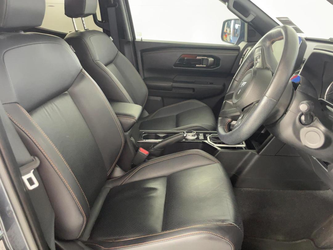 Photo '16' of Mitsubishi Triton