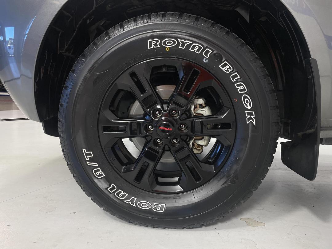 Photo '10' of Nissan Navara