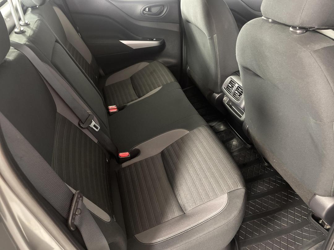 Photo '20' of Nissan Navara