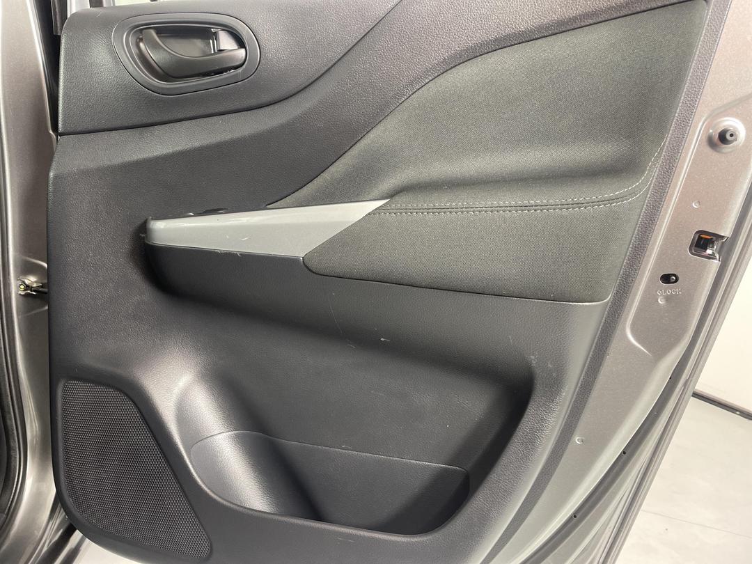 Photo '19' of Nissan Navara