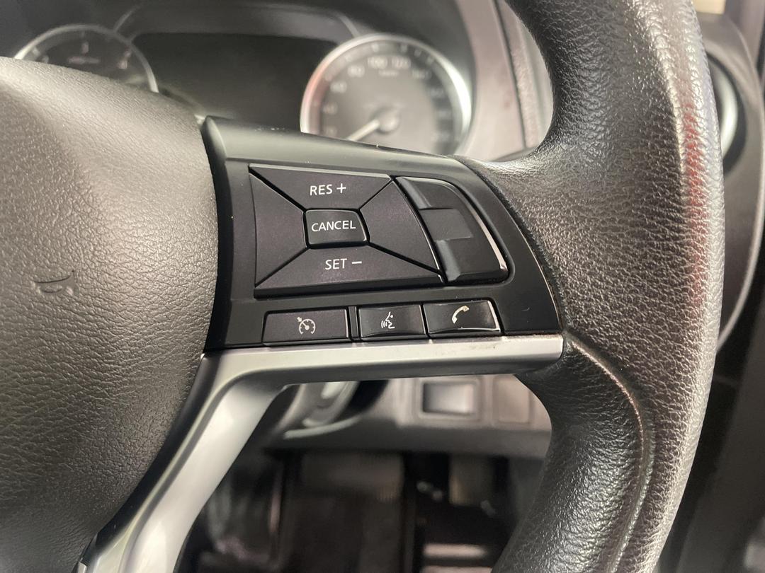 Photo '25' of Nissan Navara