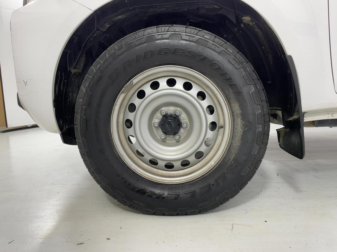 Photo '10' of Nissan Navara
