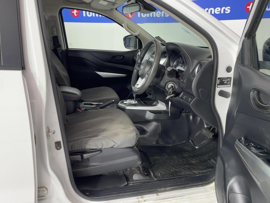 Photo '16' of Nissan Navara
