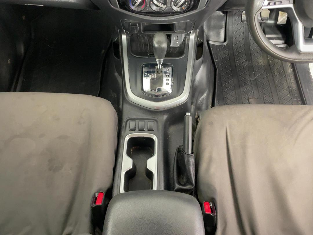 Photo '18' of Nissan Navara