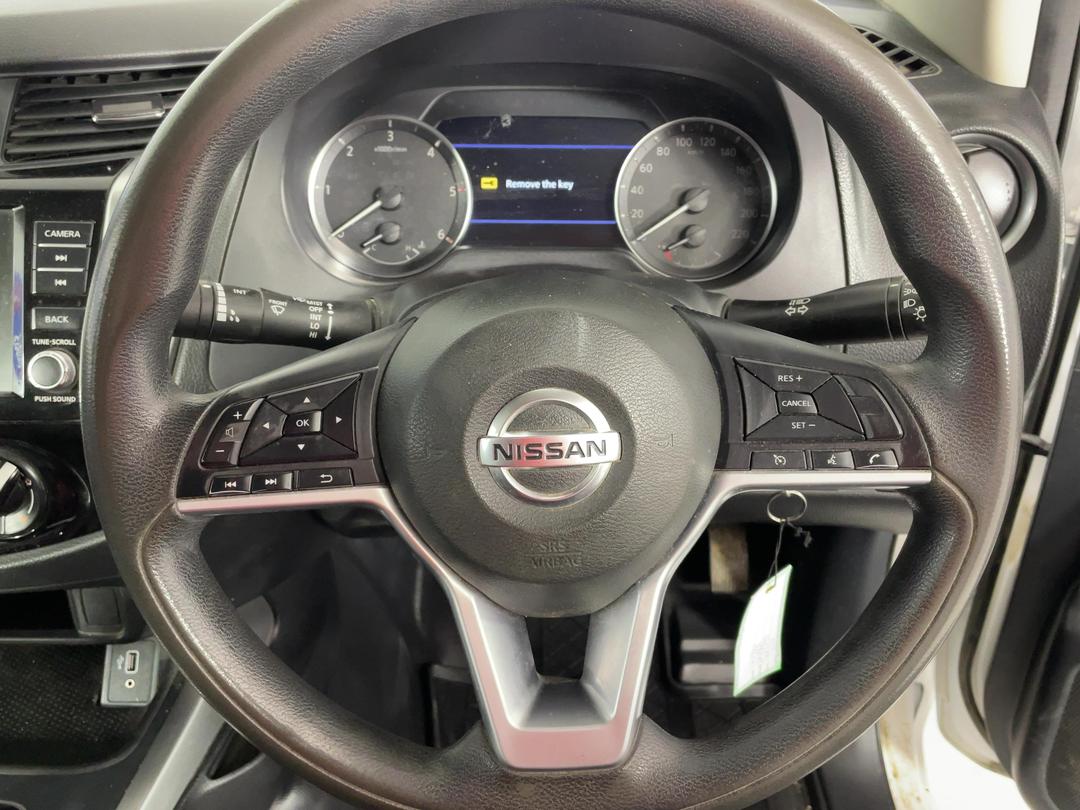 Photo '23' of Nissan Navara