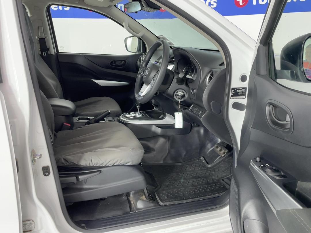 Photo '16' of Nissan Navara