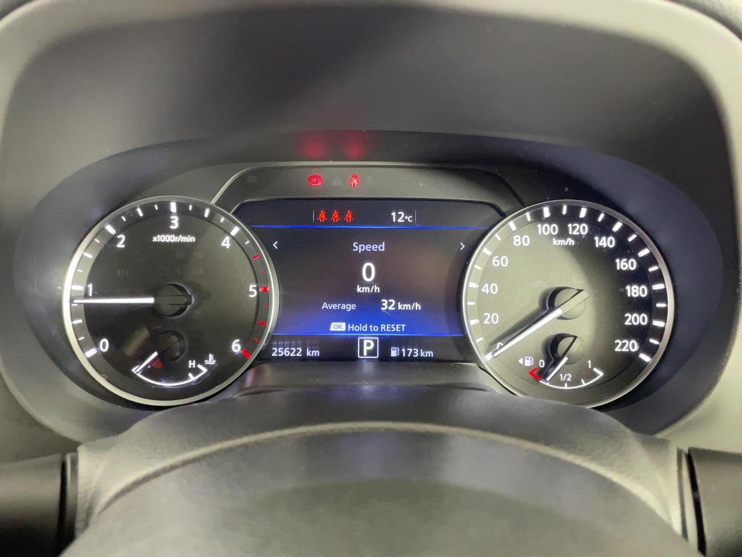 Photo '21' of Nissan Navara