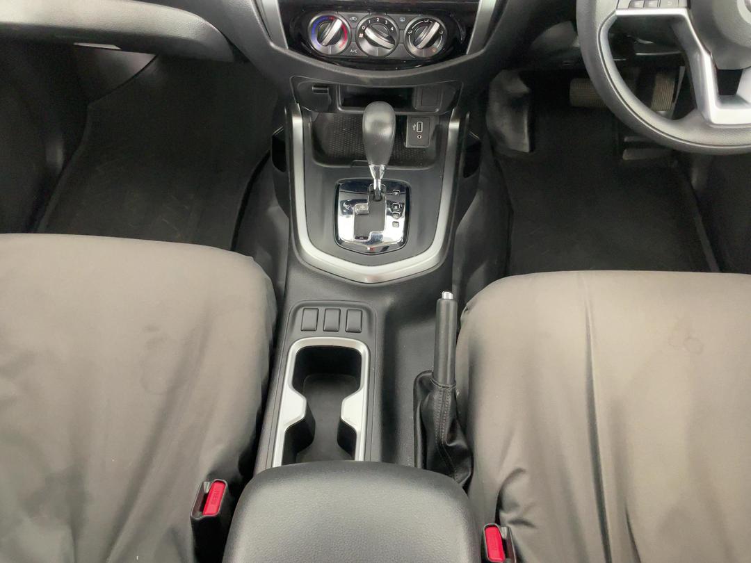 Photo '18' of Nissan Navara
