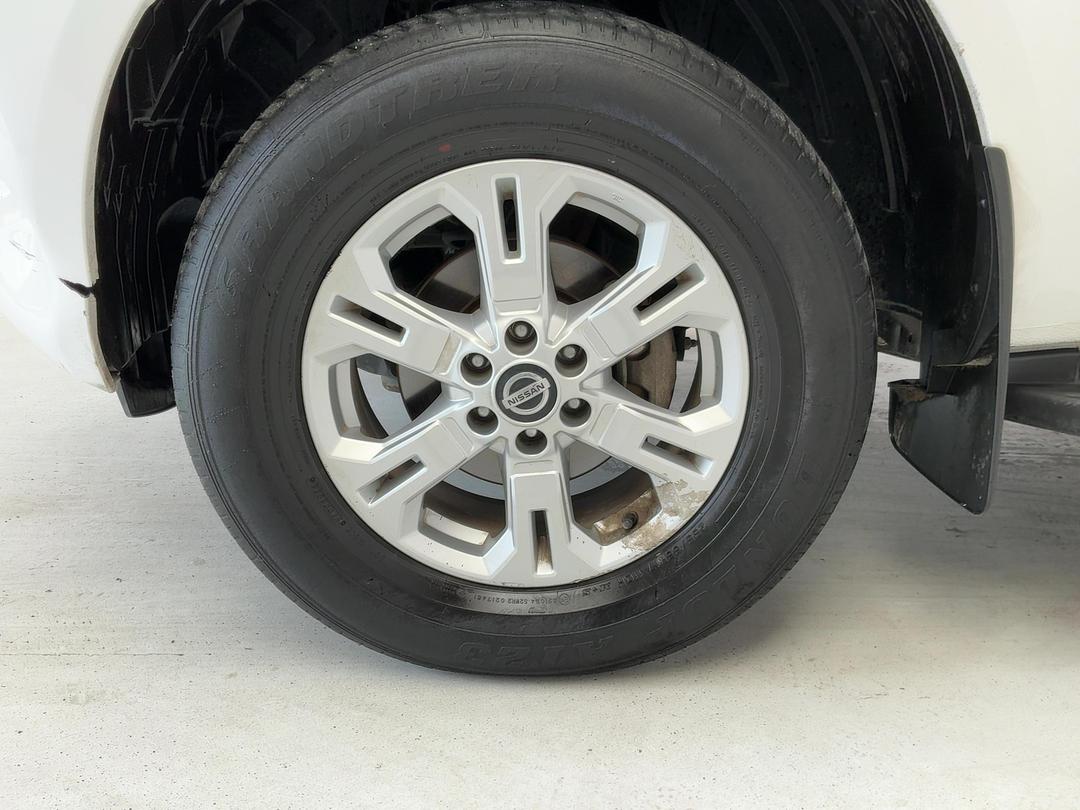 Photo '10' of Nissan Navara