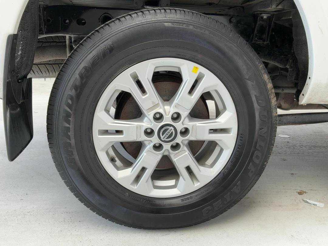Photo '12' of Nissan Navara