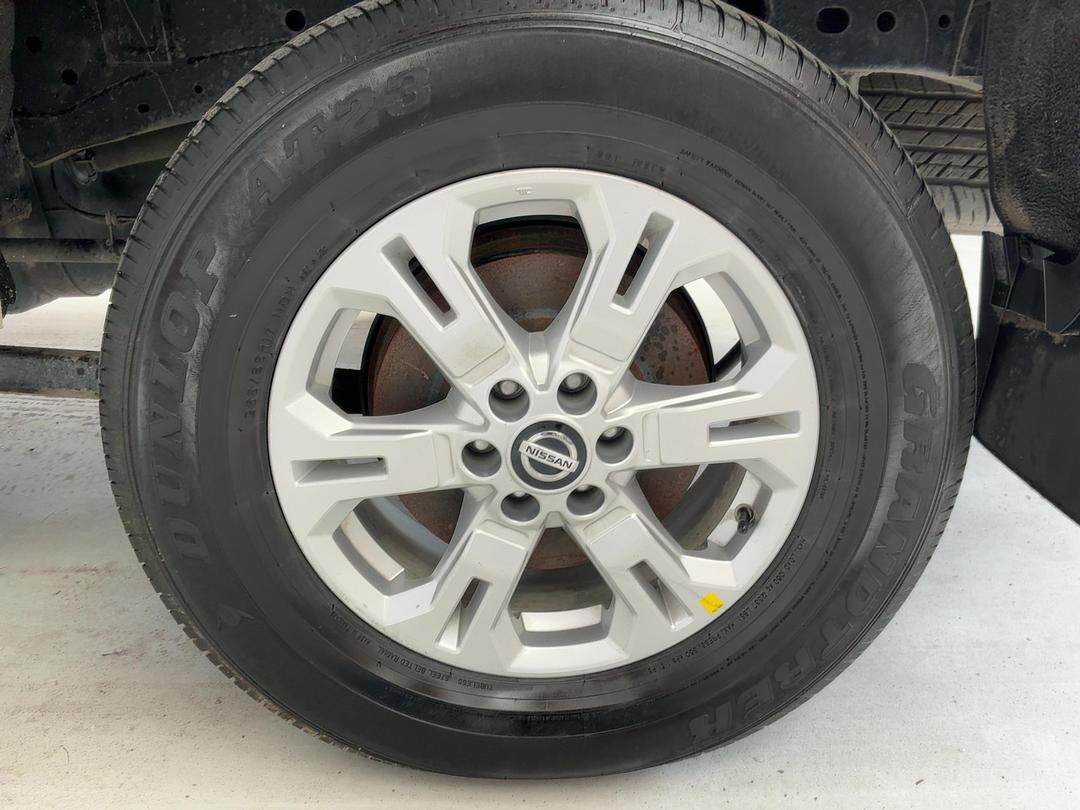 Photo '11' of Nissan Navara
