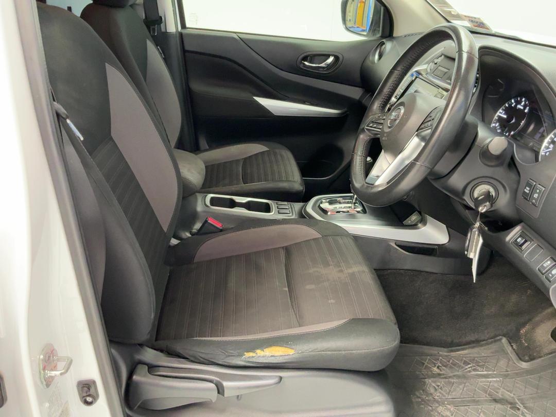 Photo '16' of Nissan Navara
