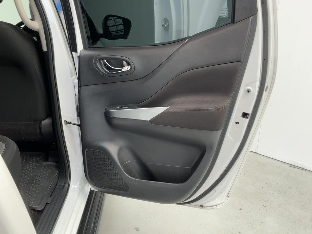 Photo '19' of Nissan Navara