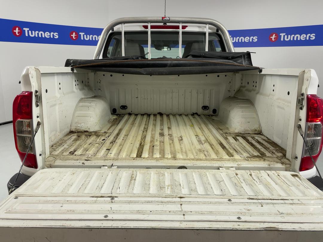 Photo '14' of Nissan Navara