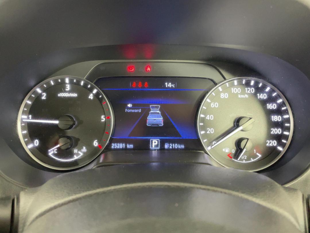 Photo '21' of Nissan Navara