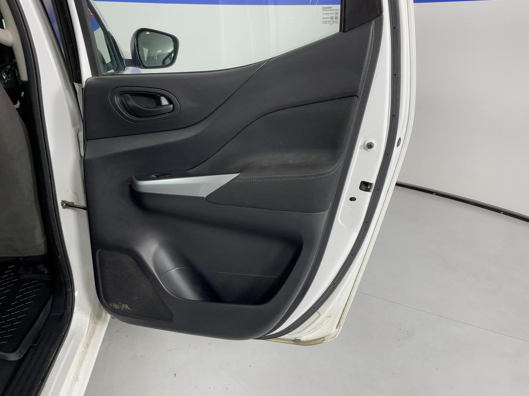 Photo '19' of Nissan Navara