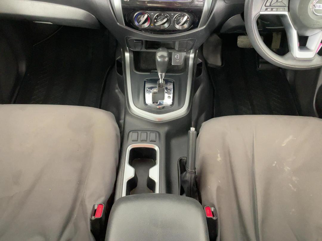 Photo '18' of Nissan Navara