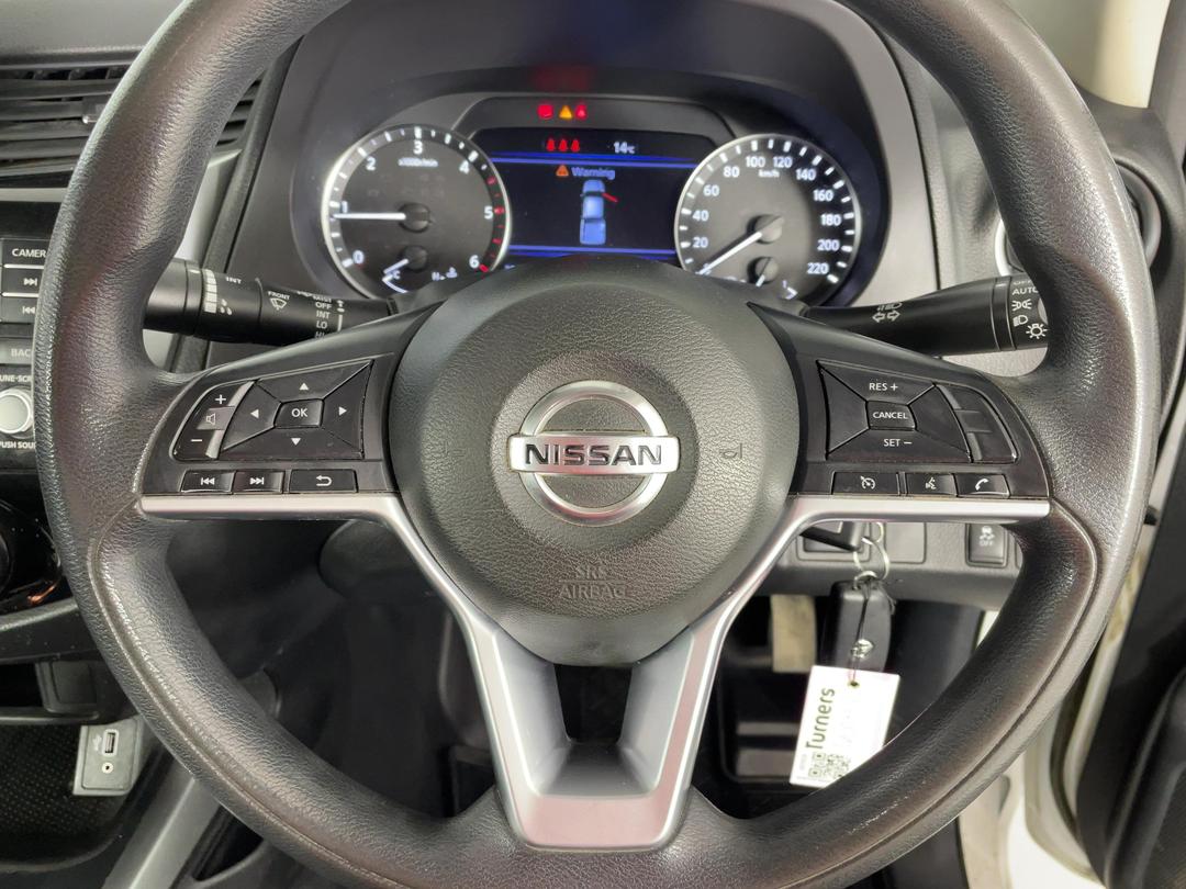 Photo '23' of Nissan Navara